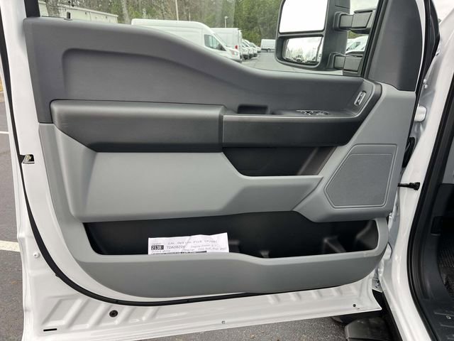 New 2026 Ford F550 4x4 Regular Cab Super Duty image 11