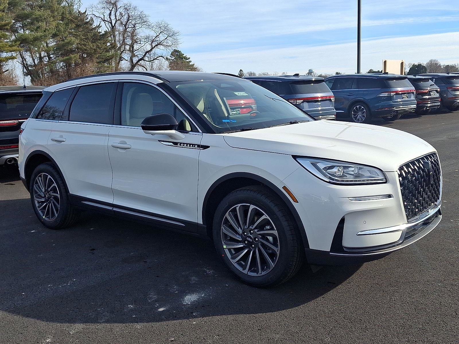 New 2026 Lincoln Corsair Reserve image 2