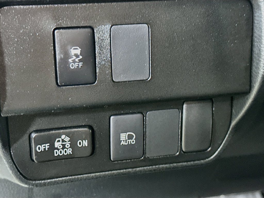 Used 2022 Toyota Tacoma SR5 w/ Technology Package RWD image 23