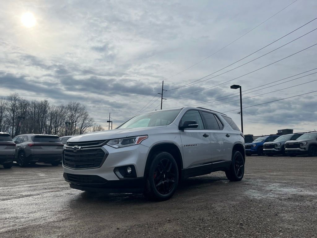 Used 2020 Chevrolet Traverse Premier w/ Redline Edition image 2