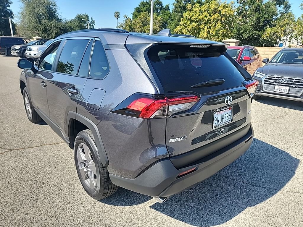Used 2025 Toyota RAV4 XLE w/ Convenience Package image 3
