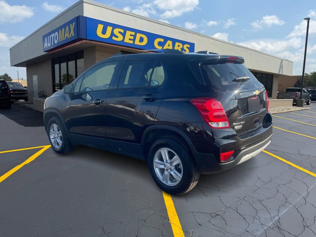 Used 2022 Chevrolet Trax LT w/ LT Convenience Package image 7