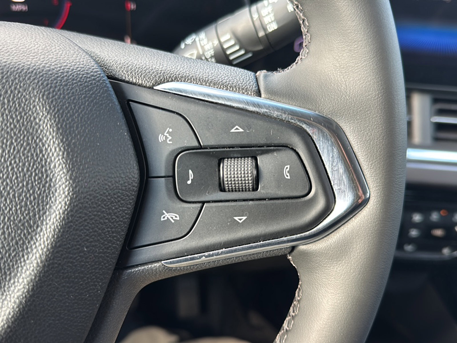 Used 2024 Chevrolet Trax ACTIV w/ Driver Confidence Package image 32