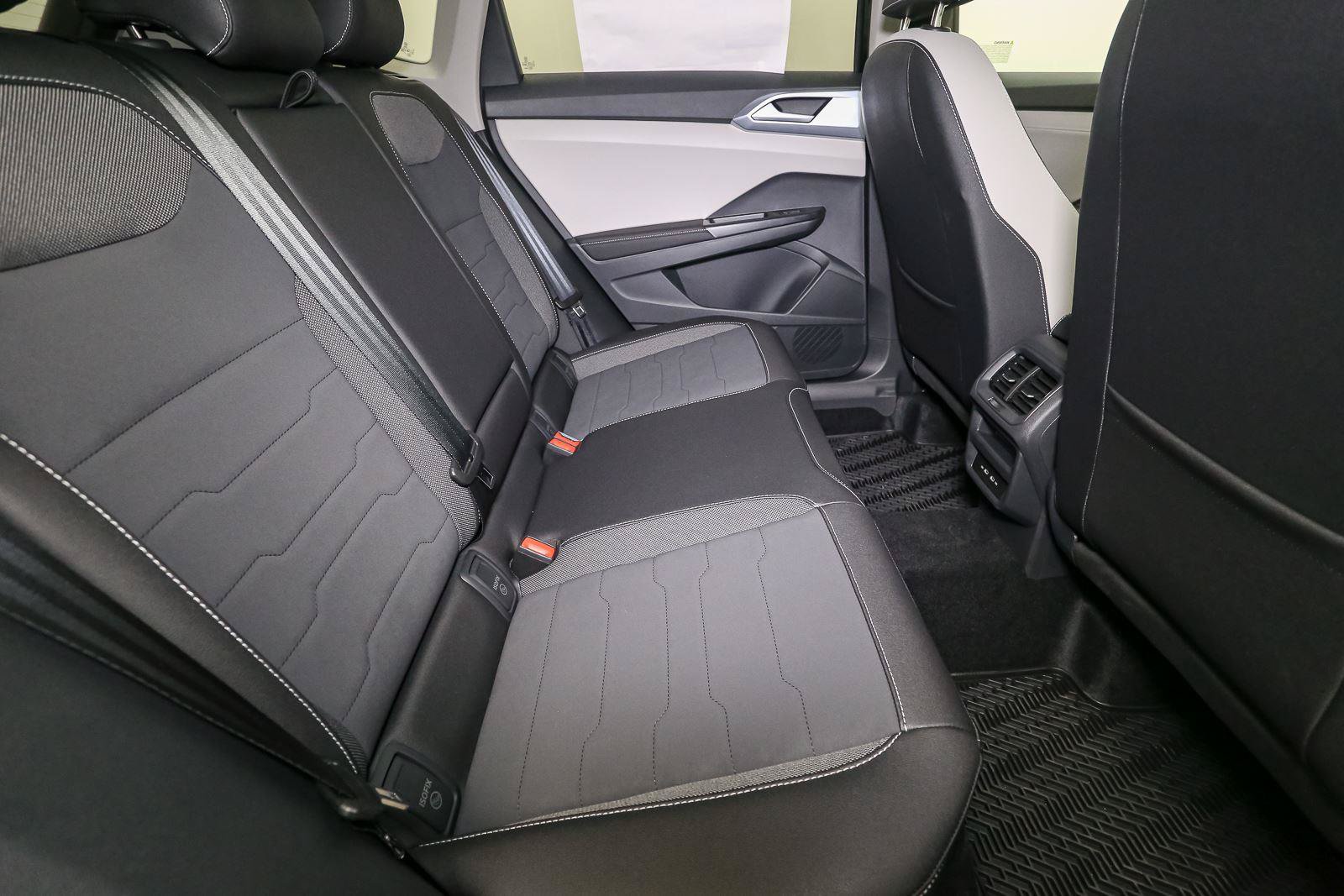New 2026 Volkswagen Taos SE AWD/4WD image 16