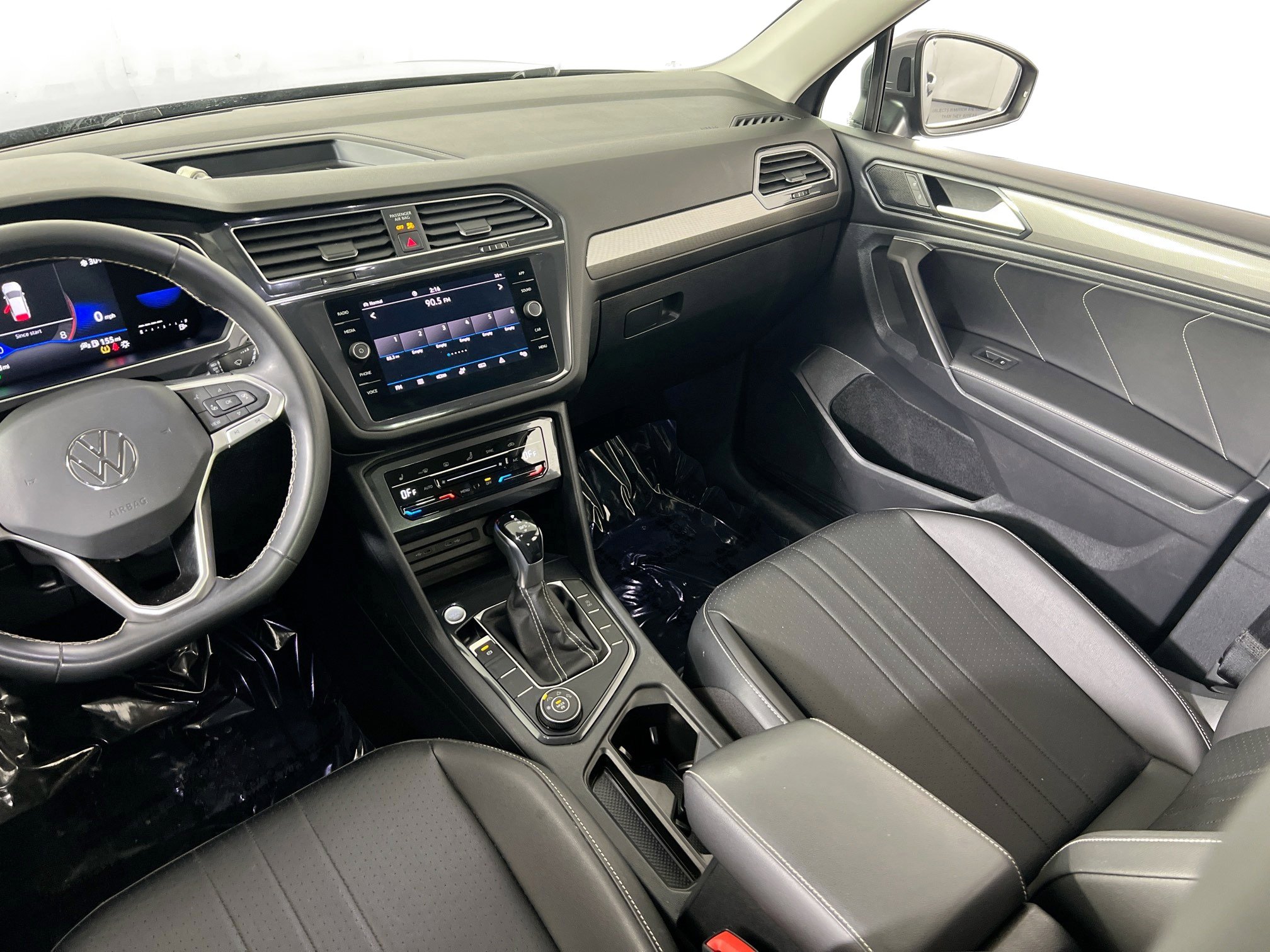 Used 2022 Volkswagen Tiguan SE AWD/4WD image 22