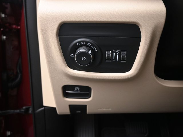 New 2025 Jeep Grand Cherokee L Limited w/ Luxury Tech Group II AWD/4WD image 35