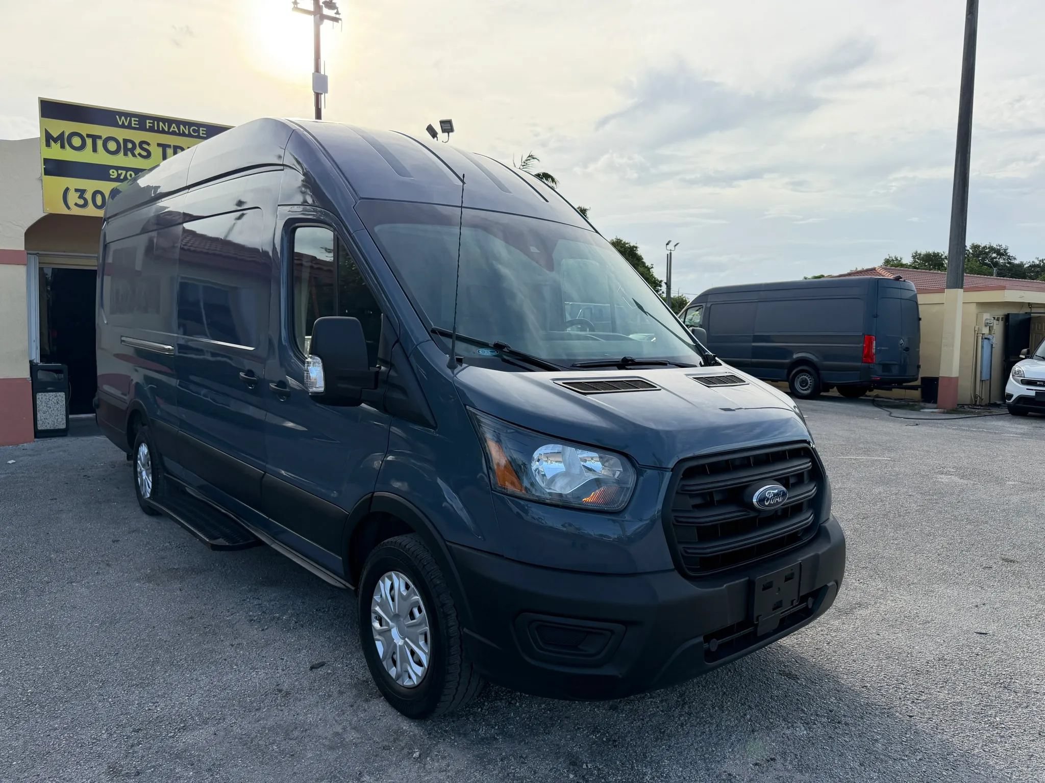 Used 2020 Ford Transit 250 148 High Roof Extended RWD image 10