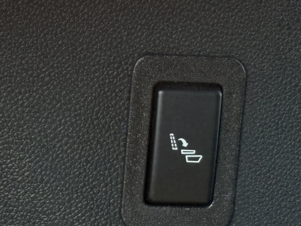 Used 2022 Chevrolet Tahoe High Country w/ Premium Package 2 image 15