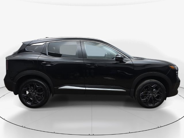 New 2027 Nissan Kicks SR w/ SR Premium Package FWD image 5