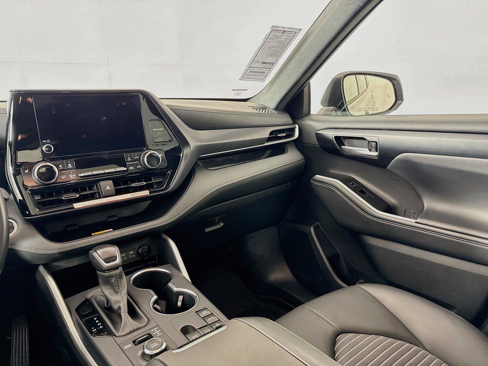 Certified 2025 Toyota Highlander XSE AWD/4WD image 33