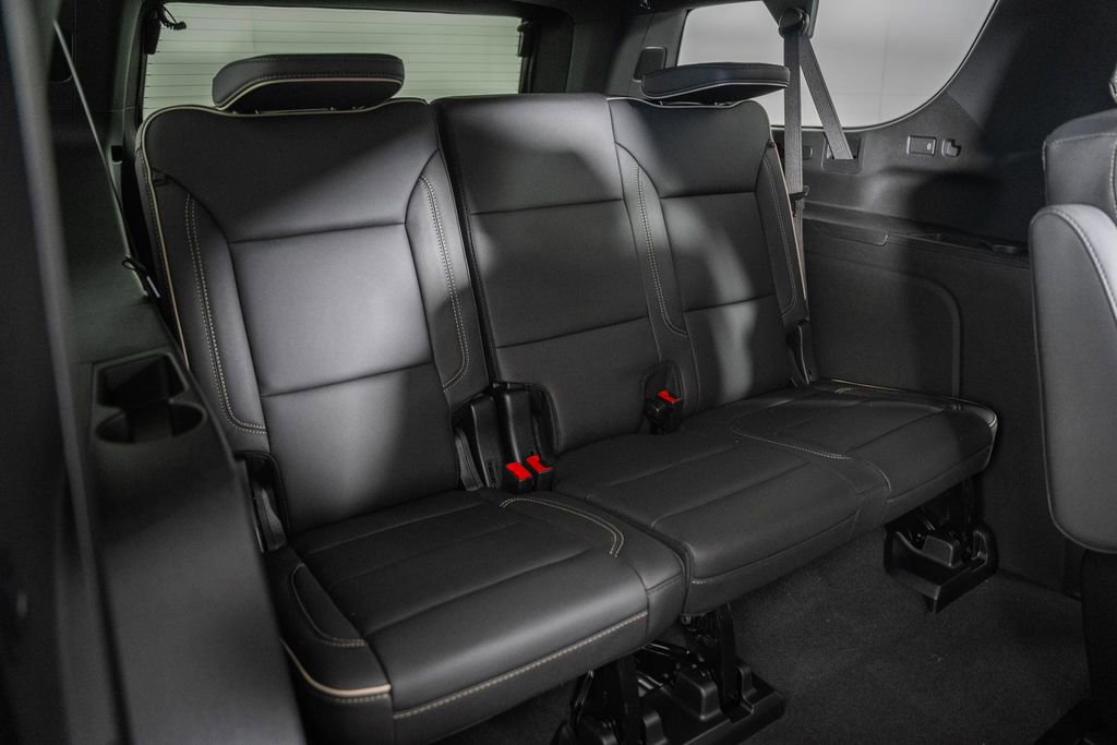 Used 2026 Chevrolet Suburban Premier image 37