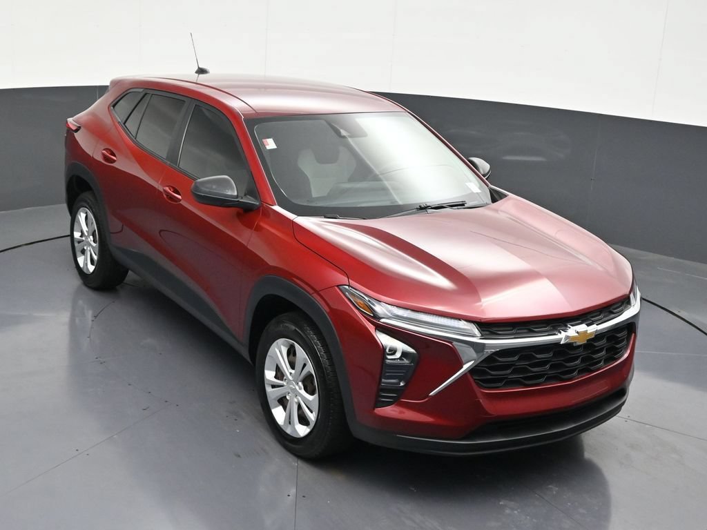 Used 2024 Chevrolet Trax LS FWD image 22