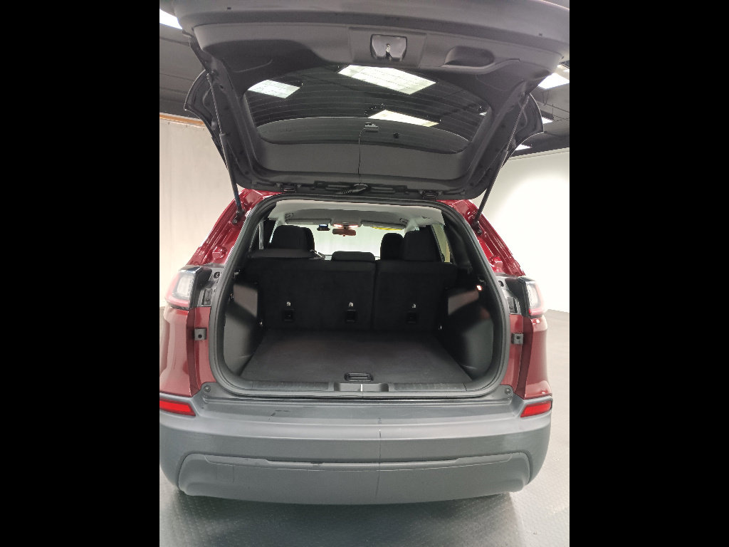 Used 2020 Jeep Cherokee Latitude w/ Cold Weather Group image 16
