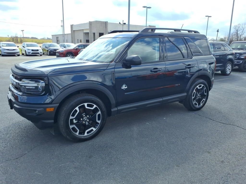 Used 2023 Ford Bronco Sport Outer Banks w/ Tech Package image 3