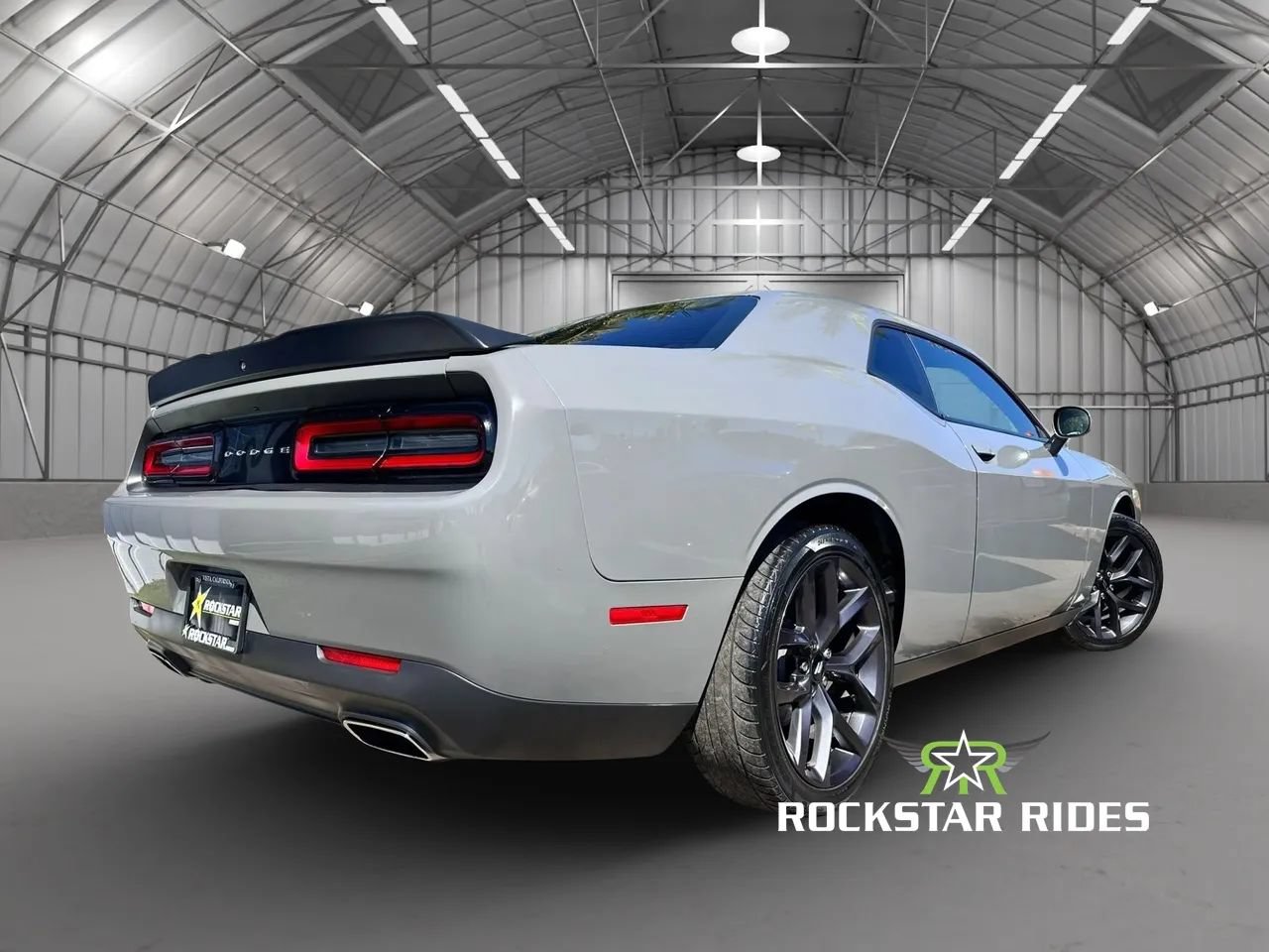 Used 2019 Dodge Challenger SXT w/ Blacktop Package RWD image 9