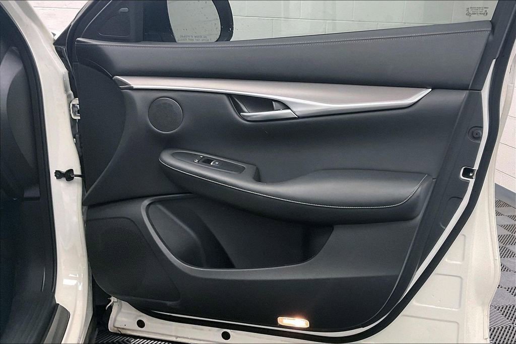 Used 2022 INFINITI QX50 Luxe w/ Appearance Package image 25