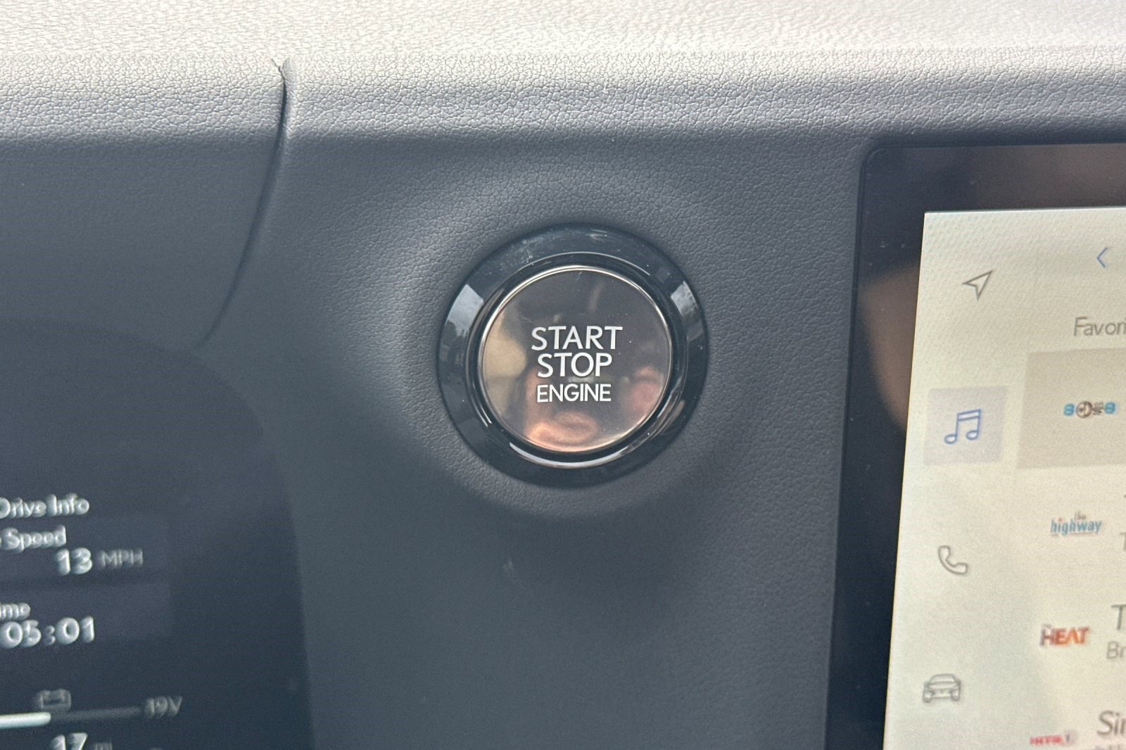 Used 2024 Lexus GX 550 image 29