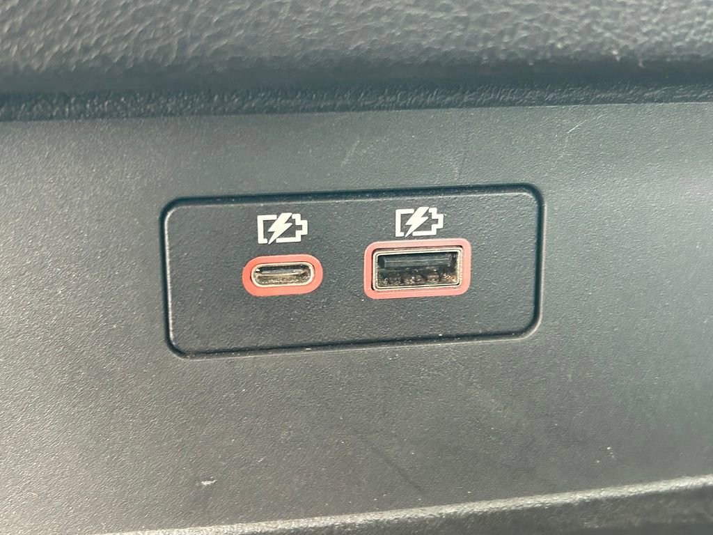 Used 2024 Nissan Frontier SV RWD image 19