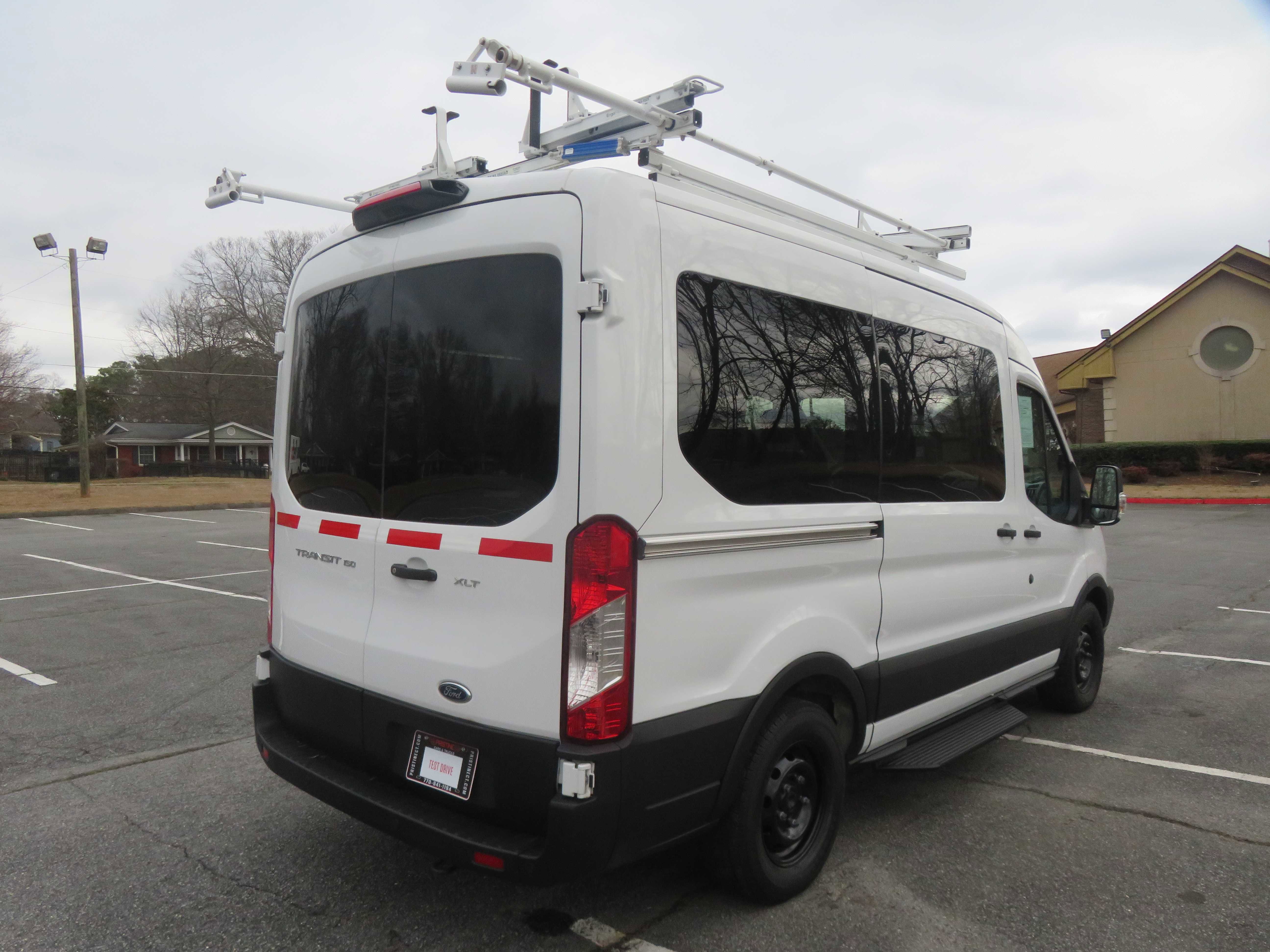 Used 2019 Ford Transit 150 XLT image 4