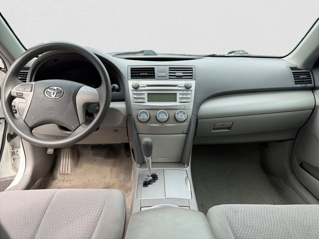 Used 2011 Toyota Camry LE FWD image 10