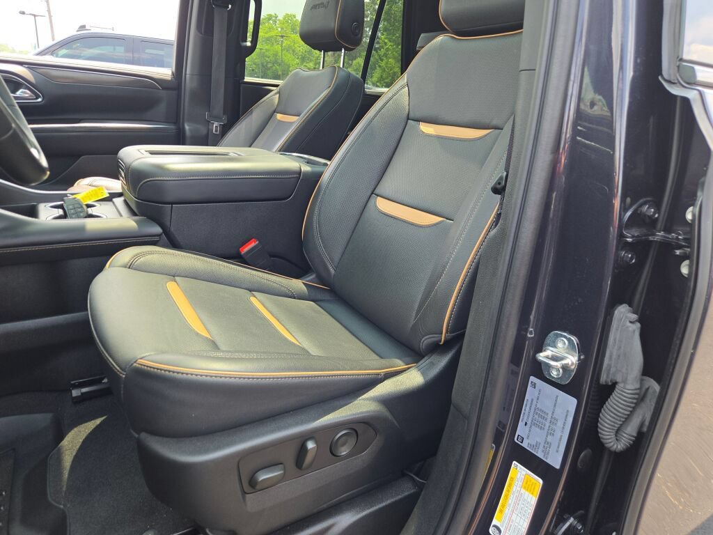 Certified 2023 GMC Yukon AT4 w/ AT4 Premium Package AWD/4WD image 31