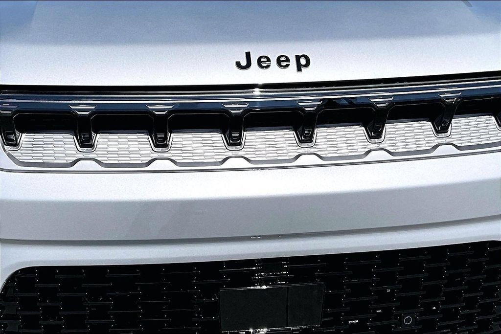 New 2026 Jeep Grand Wagoneer 4WD image 30