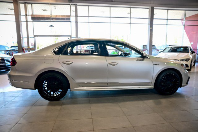 Used 2019 Volkswagen Passat 2.0T SE R-Line FWD image 4