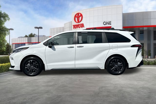 Used 2026 Toyota Sienna XSE AWD/4WD image 8