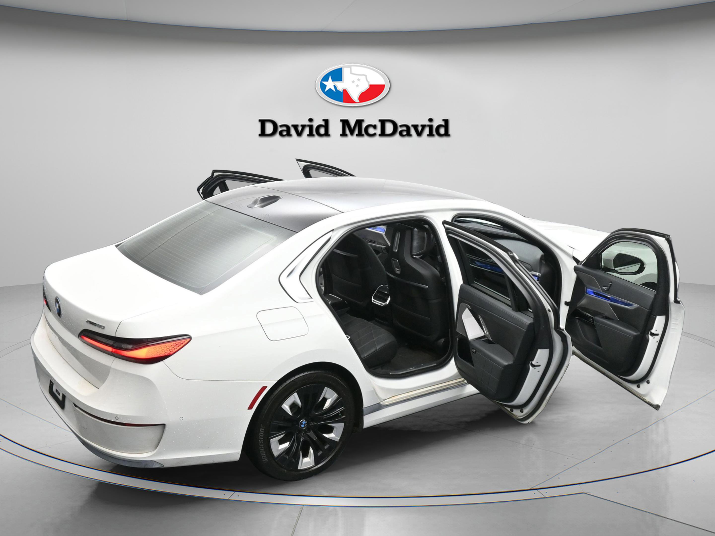 Used 2023 BMW i7 xDrive60 AWD/4WD image 48