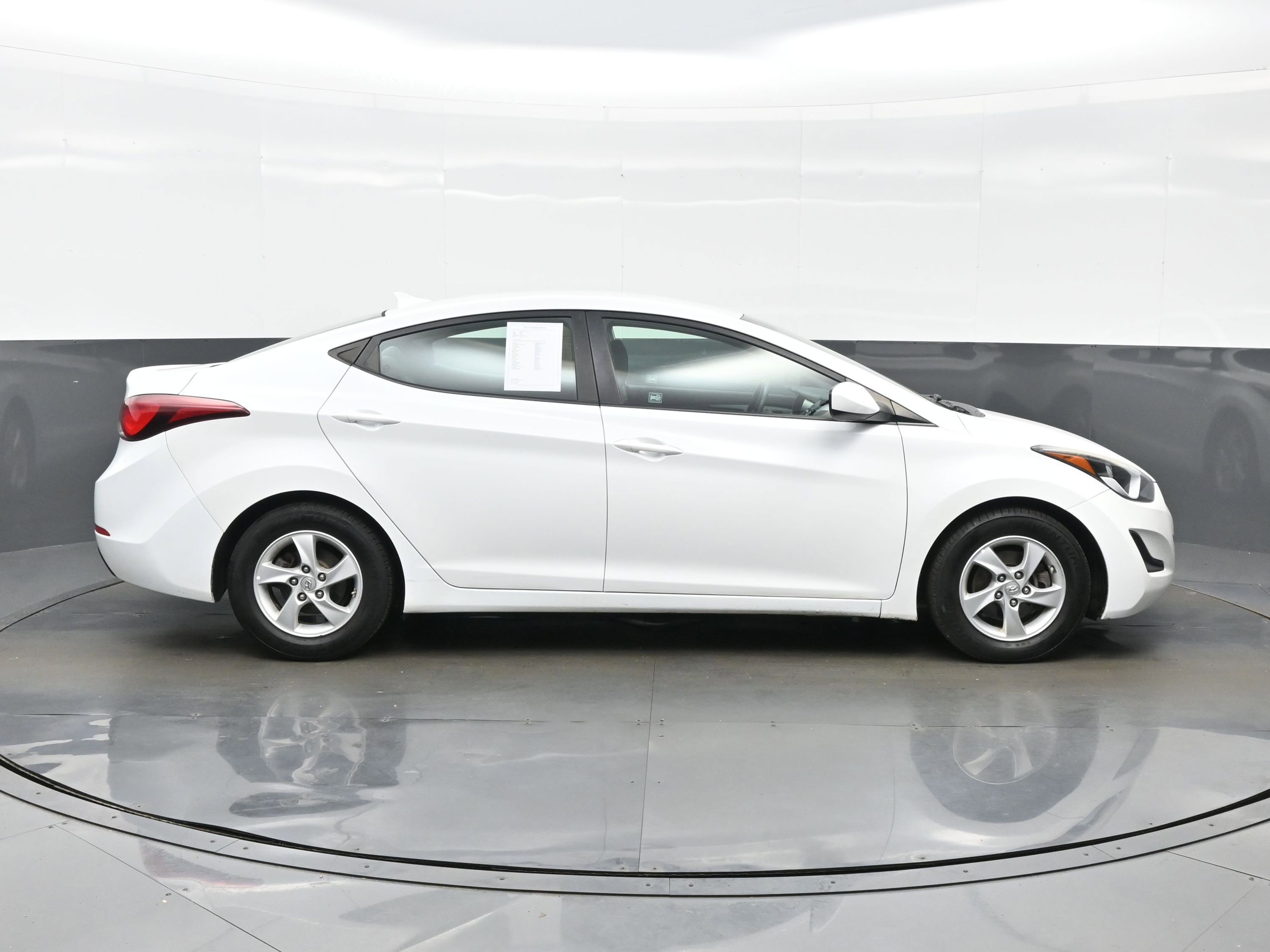 Used 2015 Hyundai Elantra SE FWD image 7