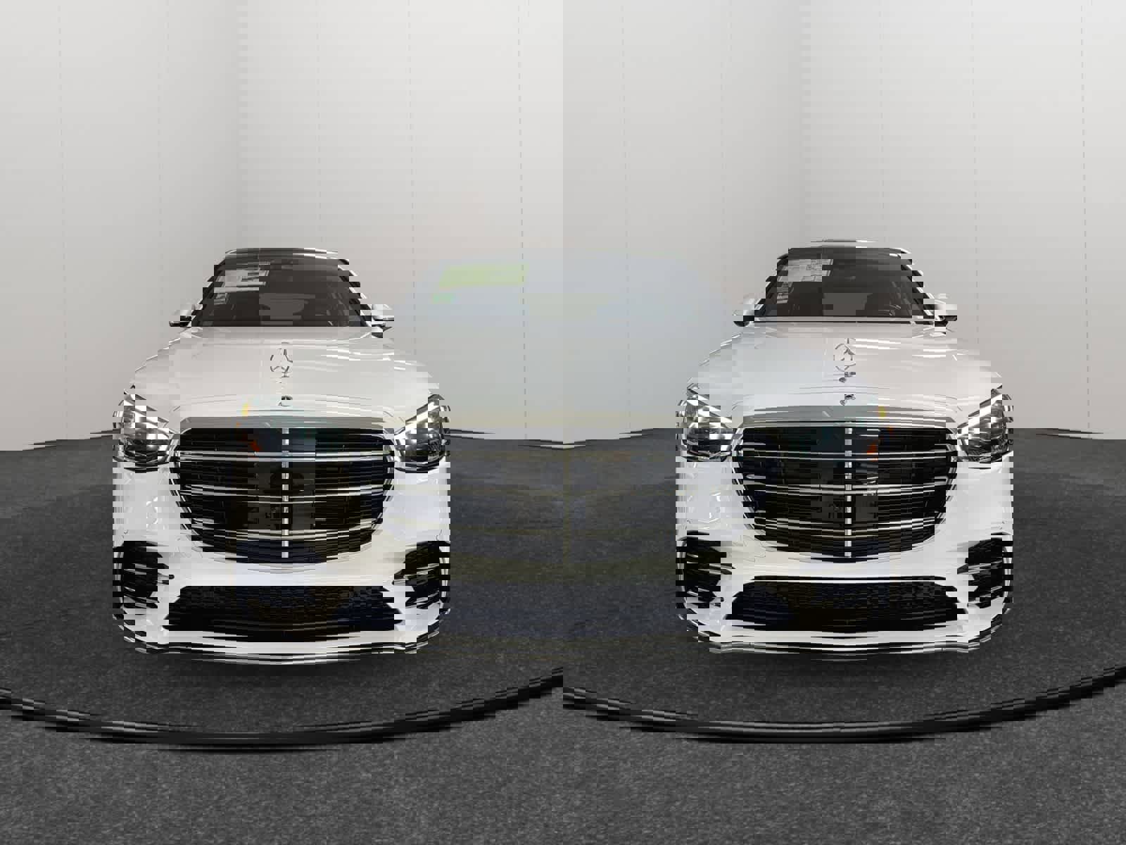 New 2025 Mercedes-Benz S 580e 4MATIC Sedan image 2