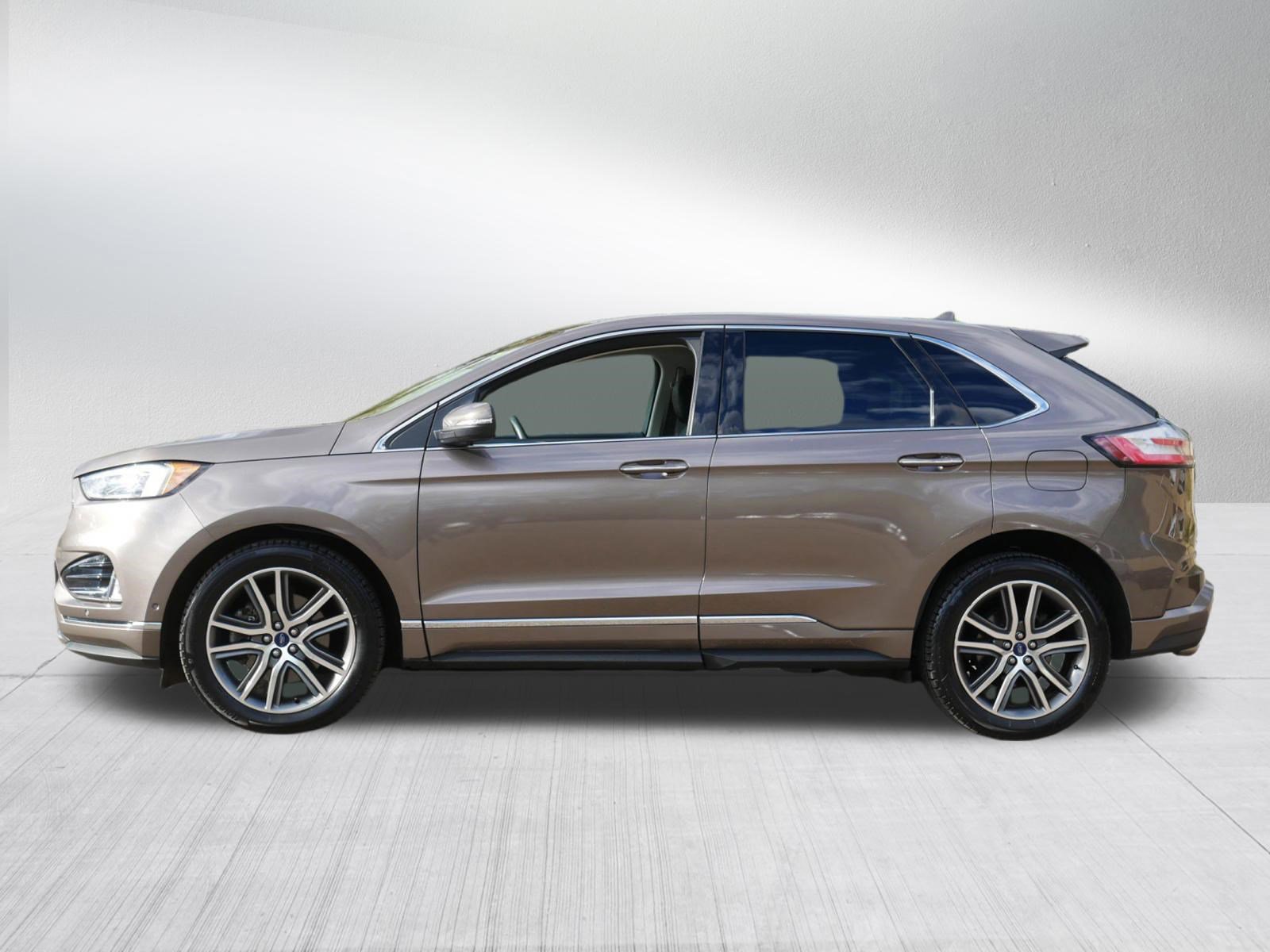 Used 2019 Ford Edge Titanium w/ Equipment Group 301A AWD/4WD image 4