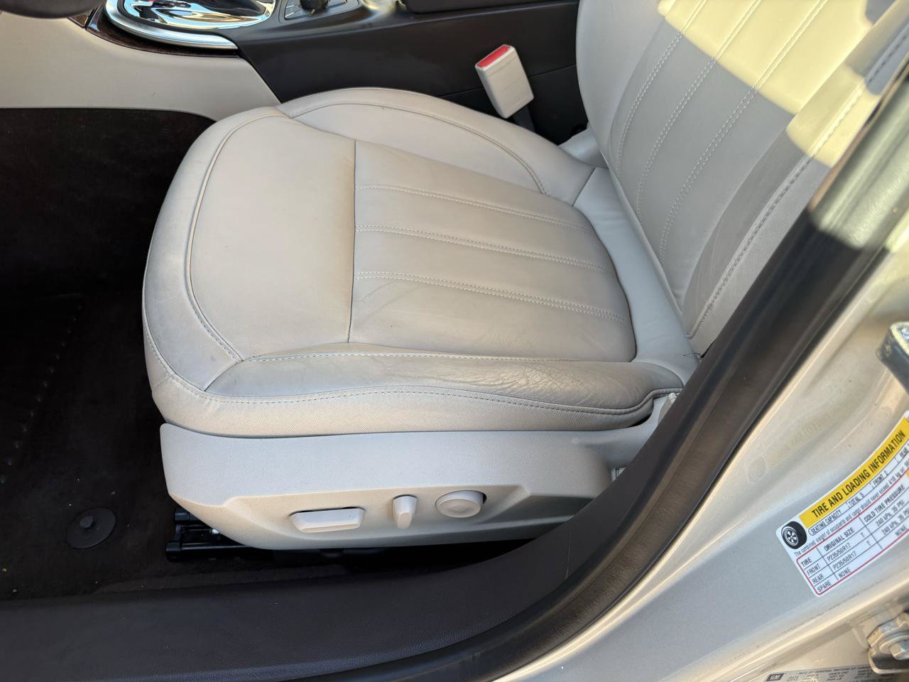 Used 2013 Buick Regal Premium FWD image 17