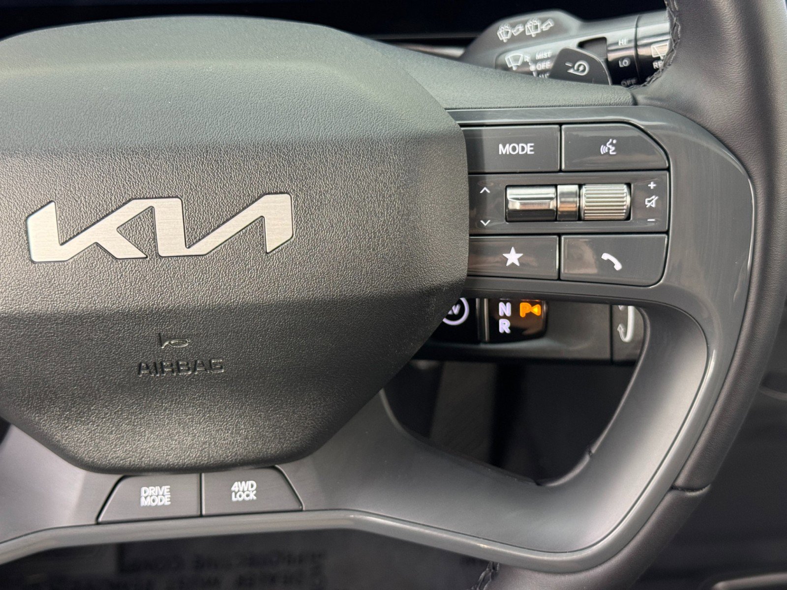 Used 2024 Kia EV9 Wind image 22