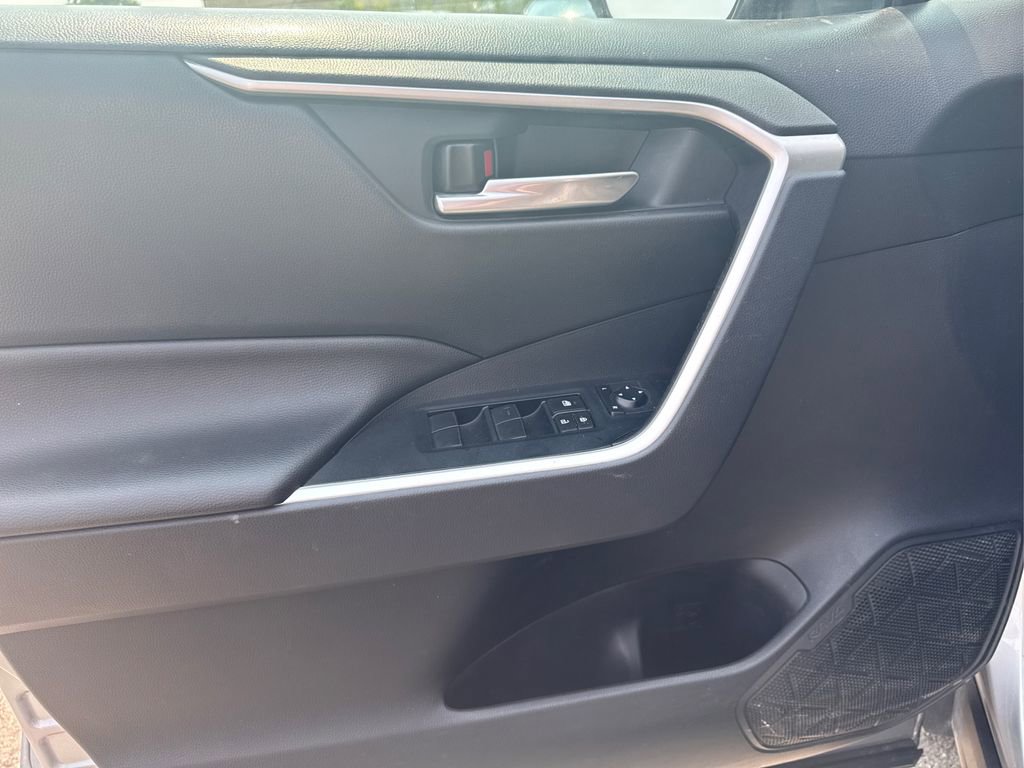 Used 2019 Toyota RAV4 XLE image 27