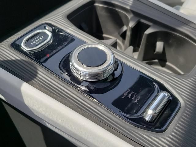 New 2026 Jeep Cherokee Overland w/ Advanced Pro Tech Group AWD/4WD image 11