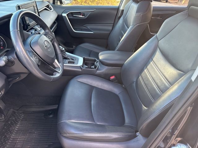 Used 2020 Toyota RAV4 XLE Premium image 22
