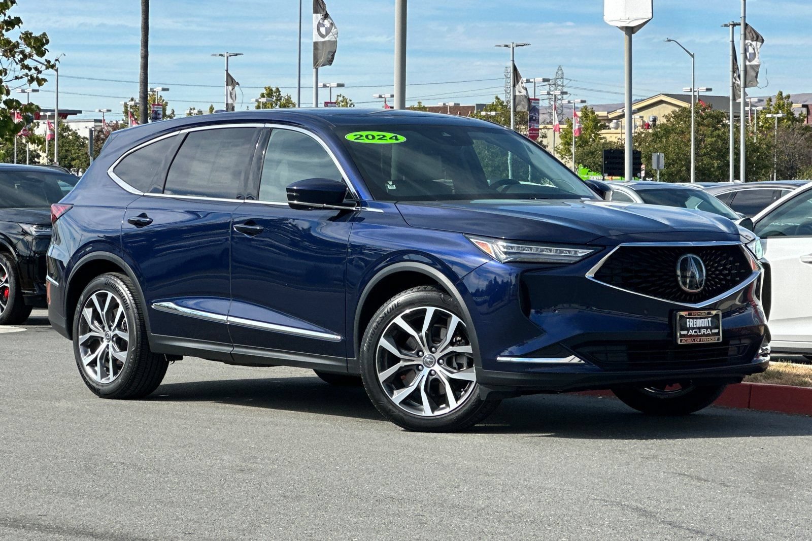 Used 2024 Acura MDX w/ Technology Package AWD/4WD image 2