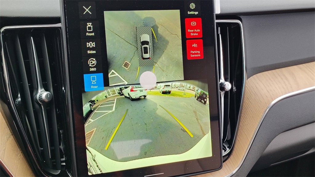 New 2026 Volvo XC60 B5 Plus w/ Climate Package image 20