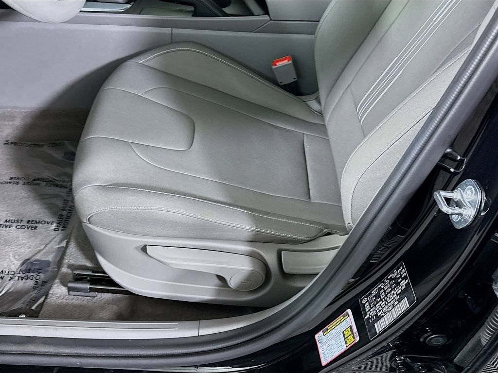 Used 2024 Hyundai Elantra SEL FWD image 24