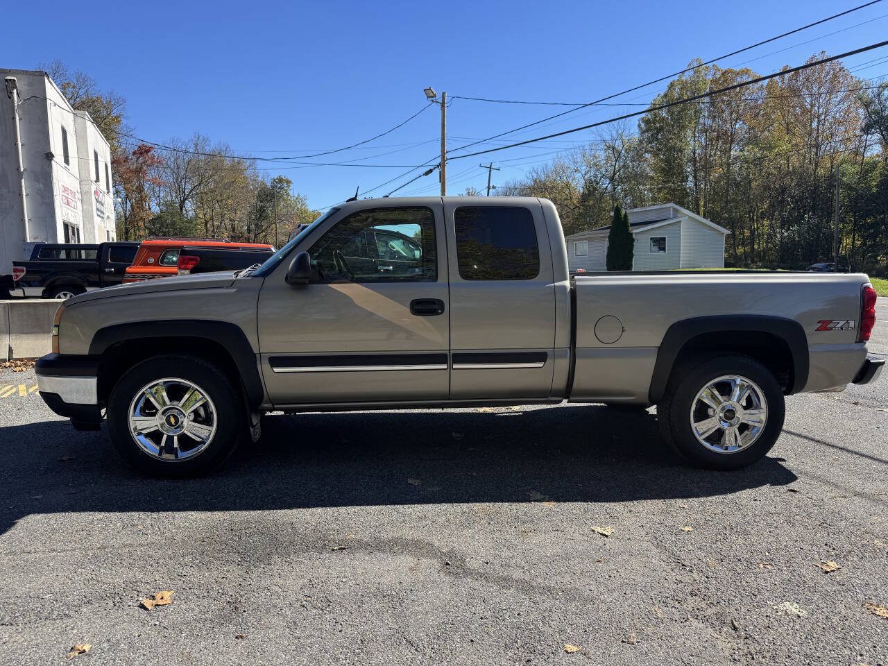 Used 2004 Chevrolet Silverado 1500 4x4 Extended Cab w/ Light Duty Power Package image 2