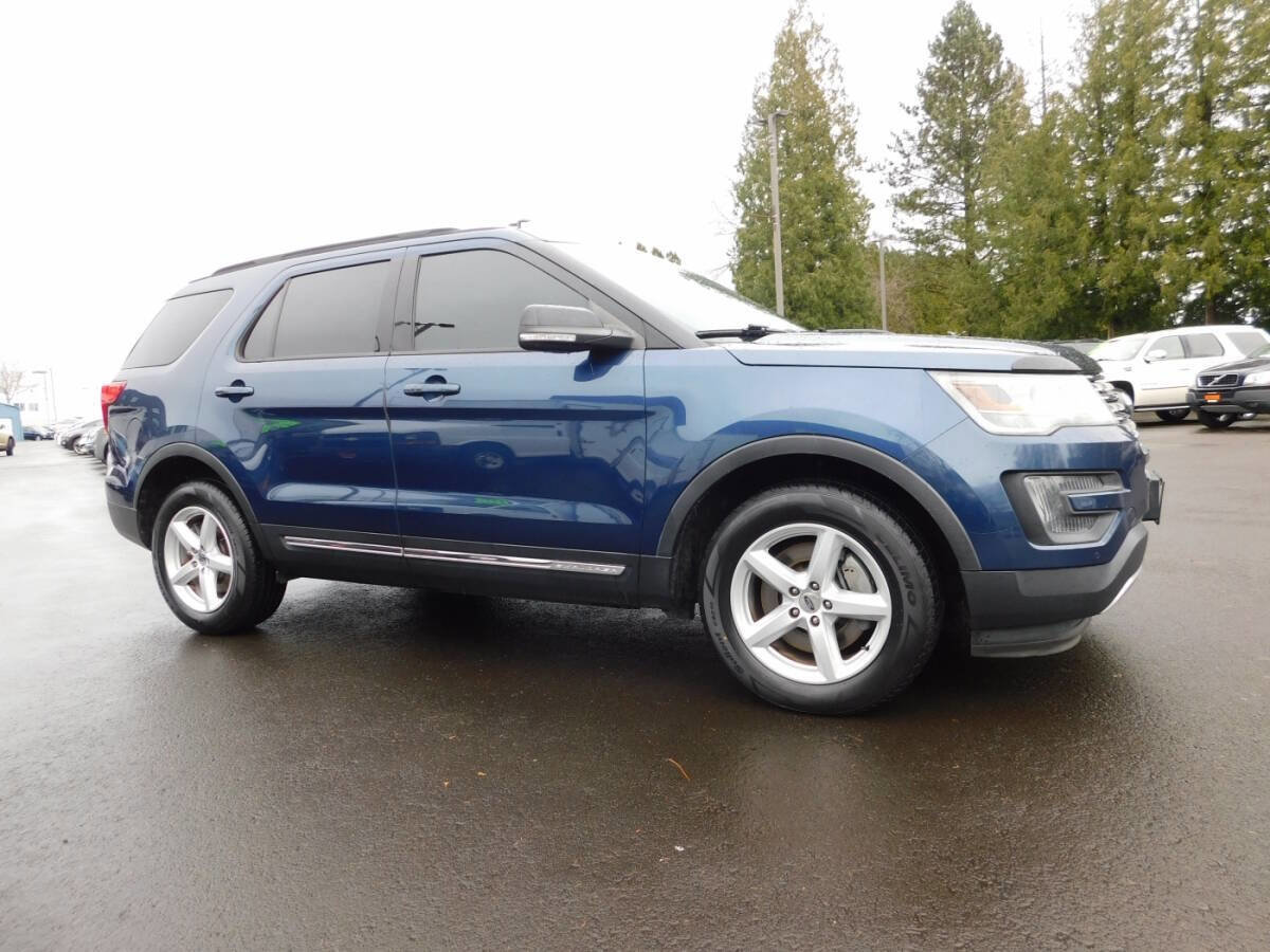 Used 2016 Ford Explorer XLT w/ Equipment Group 202A
