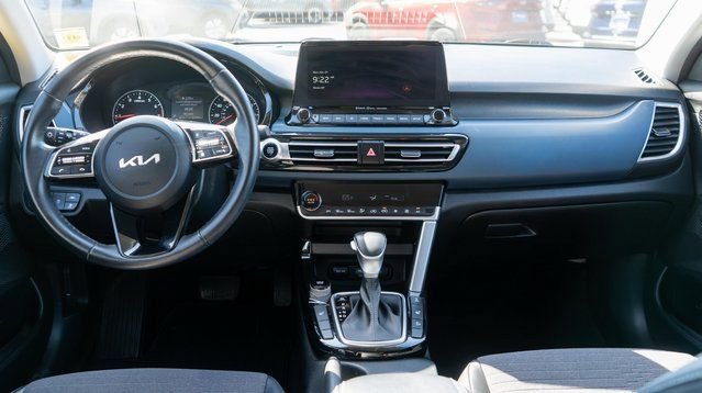 Used 2023 Kia Seltos S w/ Navigation Package AWD/4WD image 15