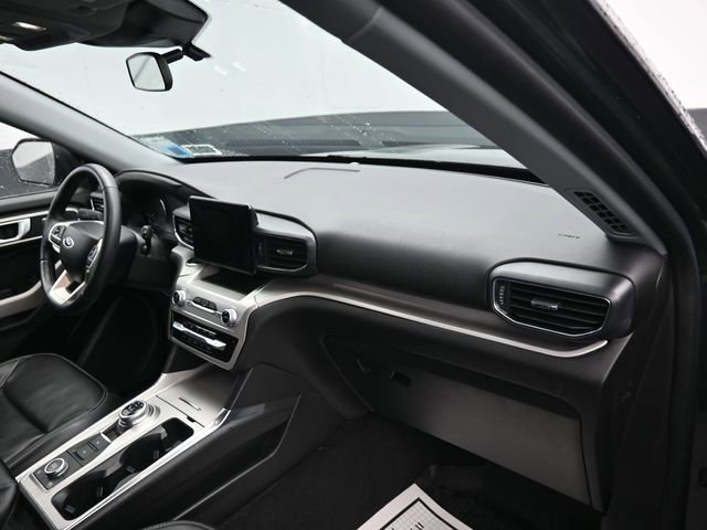 Used 2022 Ford Explorer XLT w/ Equipment Group 202A image 11