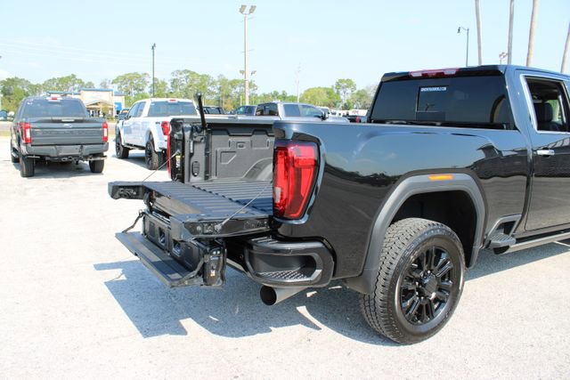 Used 2022 GMC Sierra 2500 Denali w/ Denali Black Diamond Edition AWD/4WD image 11