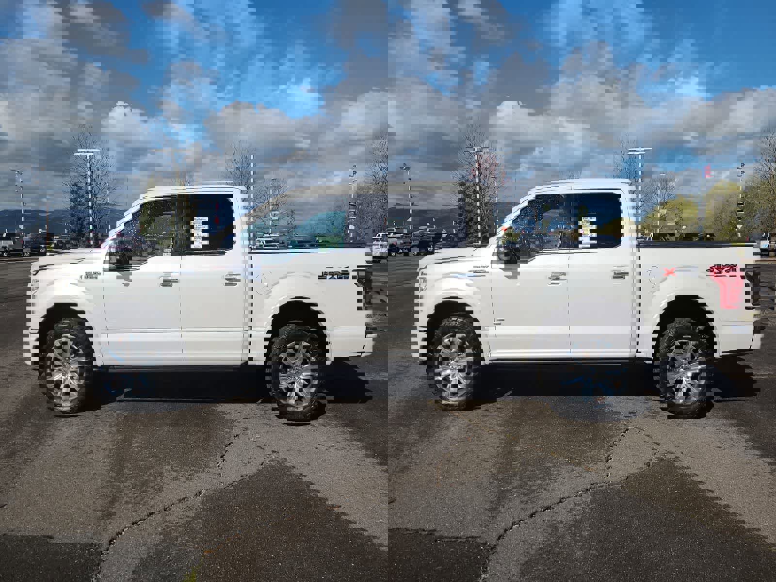 Used 2016 Ford F150 Platinum w/ Equipment Group 701A Luxury image 11