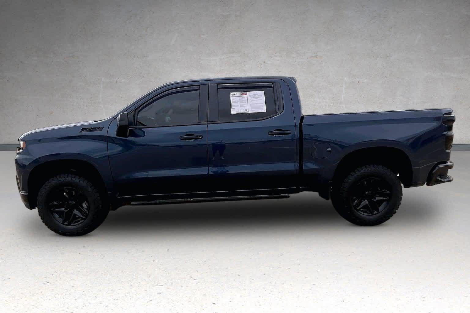 Used 2021 Chevrolet Silverado 1500 LT Trail Boss w/ Convenience Package II AWD/4WD image 3
