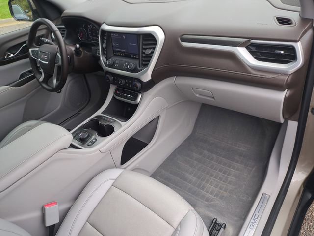 Used 2023 GMC Acadia SLT w/ Technology Package AWD/4WD image 19