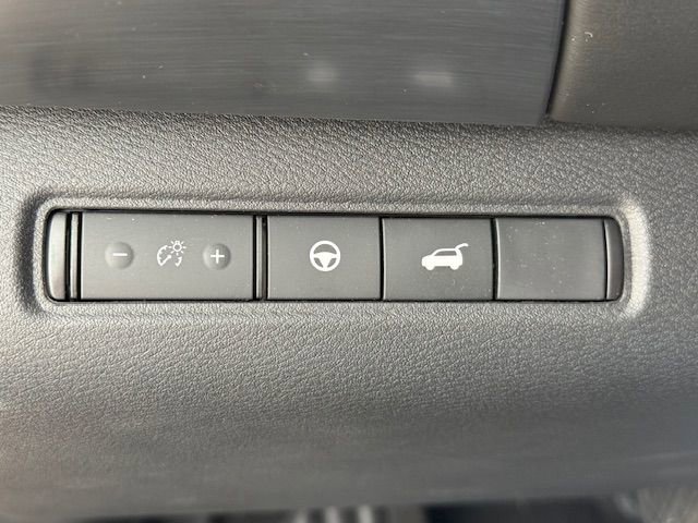 Used 2023 Nissan Pathfinder SL w/ Black Appearance Package image 33