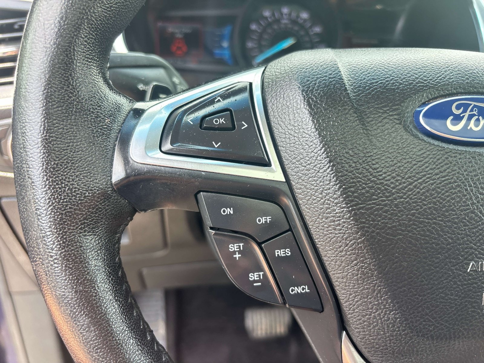 Used 2017 Ford Edge Titanium w/ Equipment Group 301A AWD/4WD image 17